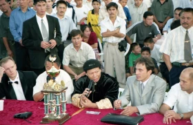 Боло Янг ​​Қазақстанда - фото 6