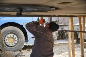 Түркістандағы Қарабұлақ ауылында жүк көліктері тіркемесі құрастырылады - фото 5