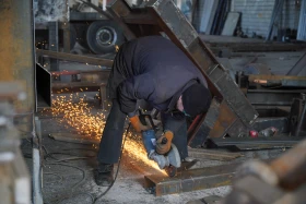 Түркістандағы Қарабұлақ ауылында жүк көліктері тіркемесі құрастырылады - фото 11