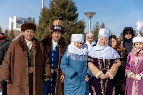 Елорданың мәдени ұйымдары «Ұлттық киім» күніне ауқымды флешмоб өткізді - фото 13