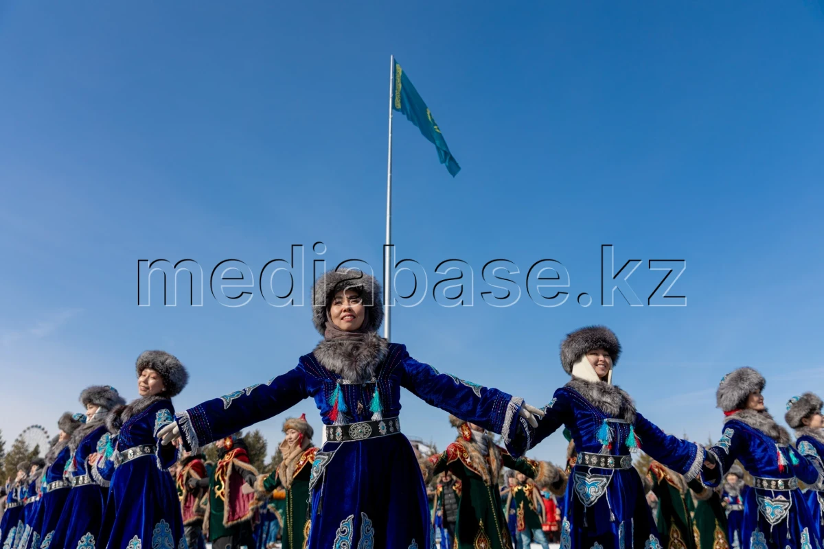 Елорданың мәдени ұйымдары «Ұлттық киім» күніне ауқымды флешмоб өткізді - фото 1