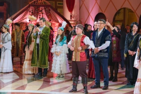 Бүркіт, асық, ұлттық би: Елшілер Наурызды қалай тойлады - фото 32