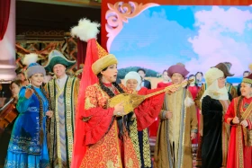 Бүркіт, асық, ұлттық би: Елшілер Наурызды қалай тойлады - фото 42