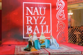 Бүркіт, асық, ұлттық би: Елшілер Наурызды қалай тойлады - фото 63