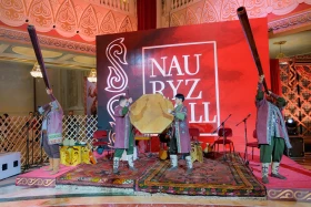 Бүркіт, асық, ұлттық би: Елшілер Наурызды қалай тойлады - фото 65