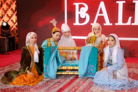 Бүркіт, асық, ұлттық би: Елшілер Наурызды қалай тойлады - фото 69