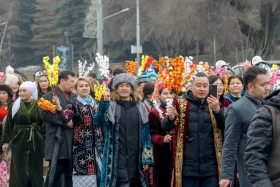 Алматылықтар Наурыз мерекесін кең көлемде тойлап жатыр - фото 1