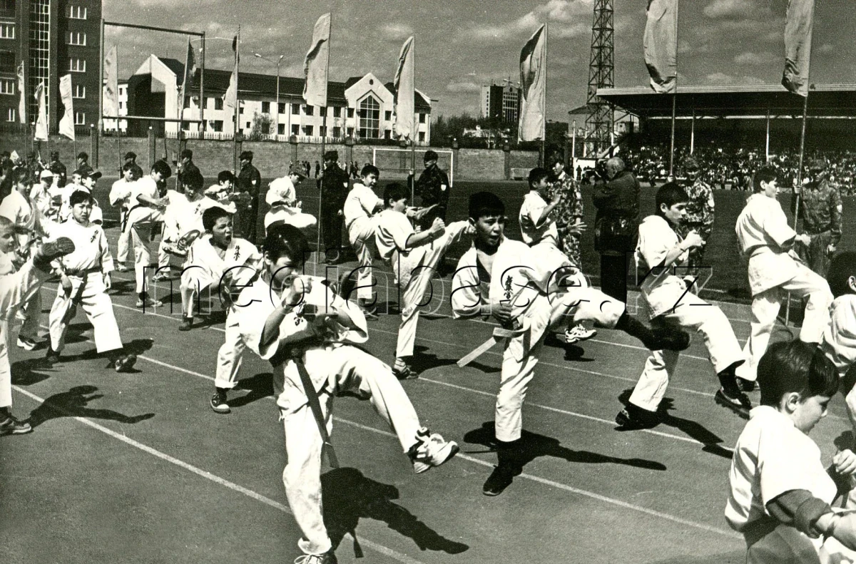 Каратэден жарыстар мен демонстрациялық қойылымдар - фото 1