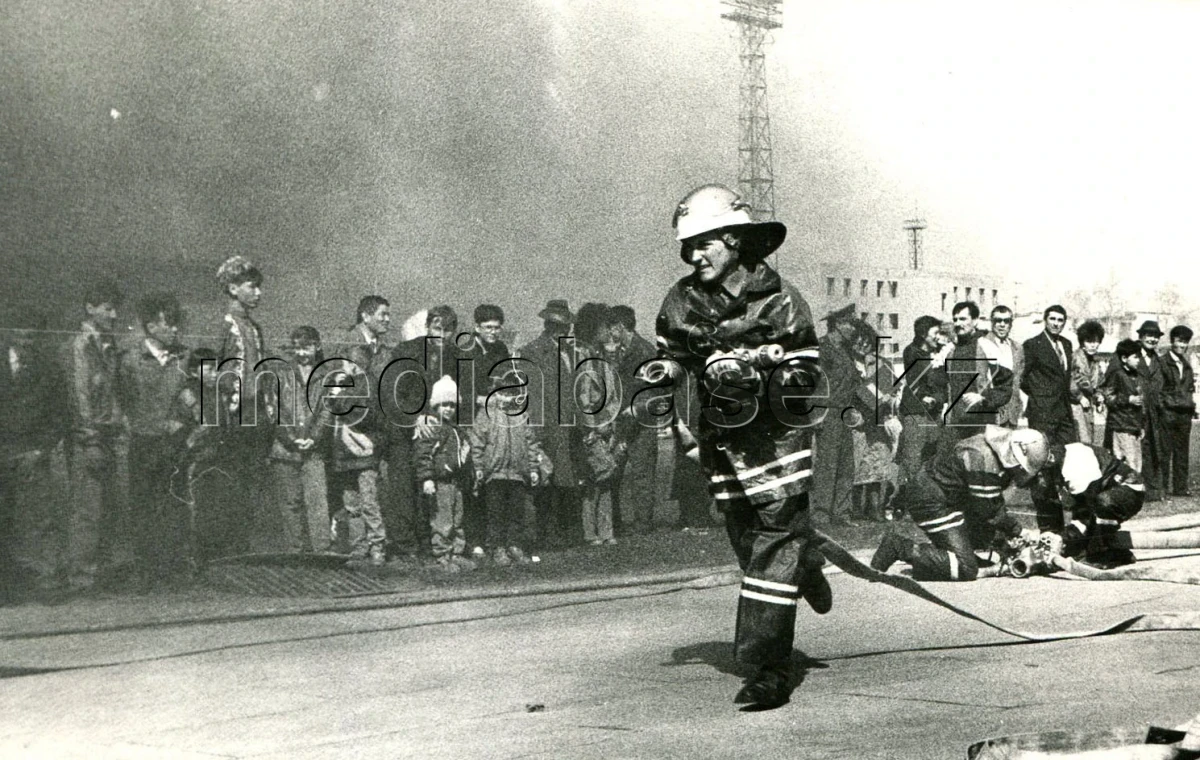 Елордалық ТЖ қызметі өртті сөндіру процесінде - фото 1