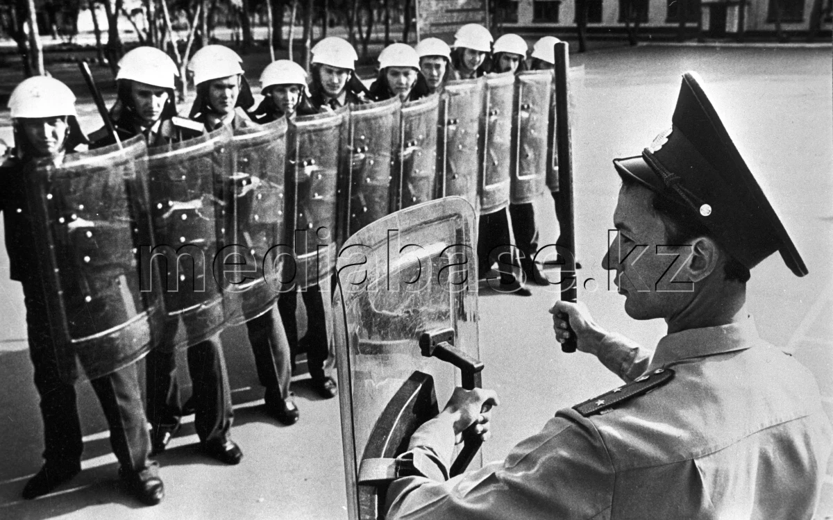 Милиция қызметкерлерінің жұмыс күндері - фото 1