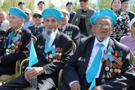 Кеңес Одағының Батыры, генерал-майор Иван Васильевич Панфиловқа ескерткіштің ашылу салтанаты. - фото 2