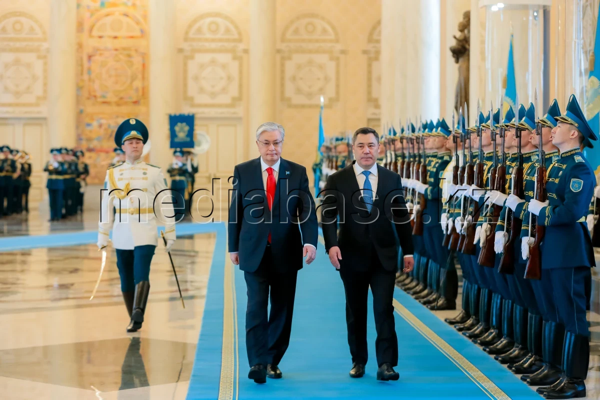 Kassym-Jomart Tokayev met with Sadyr Japarov in Akorda. - photo 1