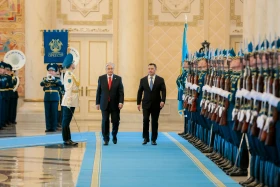 Kassym-Jomart Tokayev met with Sadyr Japarov in Akorda. - photo 5