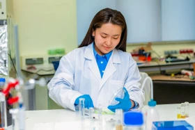 Қазақ ғалымы мұнайдан өңделетін дәріні биоқалдықтан жасамақ - фото 2