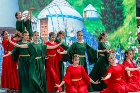 Алматылықтар Бірлік күнін тойлап жатыр - фото 8