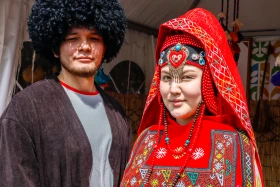 Алматылықтар Бірлік күнін тойлап жатыр - фото 10