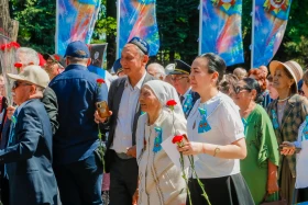 Алматылықтар Жеңістің 79 жылдығын тойлады - фото 12