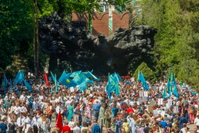 Алматылықтар Жеңістің 79 жылдығын тойлады - фото 14