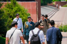 Алматылықтар Жеңістің 79 жылдығын тойлады - фото 17