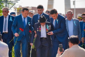 Шымкентте жеңісті жақындатқандарға пәтер кілті тапсырылды - фото 15