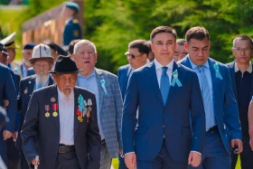 Шымкентте жеңісті жақындатқандарға пәтер кілті тапсырылды - фото 21