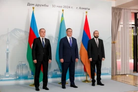 Әзербайжан мен Арменияның cыртқы істер министрлері келіссөз жүргізуге Алматыға келді - фото 2