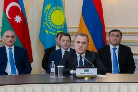 Әзербайжан мен Арменияның cыртқы істер министрлері келіссөз жүргізуге Алматыға келді - фото 9