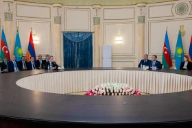 Әзербайжан мен Арменияның cыртқы істер министрлері келіссөз жүргізуге Алматыға келді - фото 10