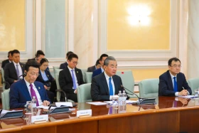 Қытайдың Сыртқы істер министрі Қазақстанға келді - фото 5