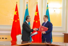 Қытайдың Сыртқы істер министрі Қазақстанға келді - фото 10