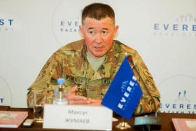 Эвересті бағындырған қазақстандық альпинистерге пәтер берілді - фото 4