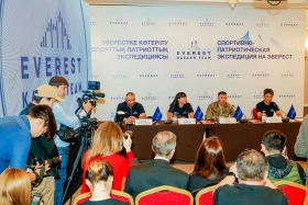 Эвересті бағындырған қазақстандық альпинистерге пәтер берілді - фото 5