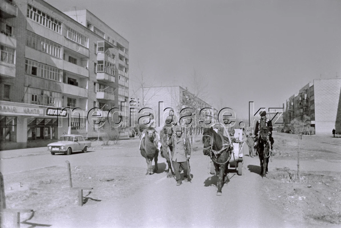 1993 жылдардағы Ақтөбе қаласының көрінісі - фото 1
