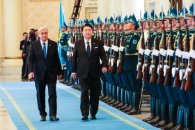 Kassym-Jomart Tokayev met with Yoon Suk-yeol in Akorda. - photo 1