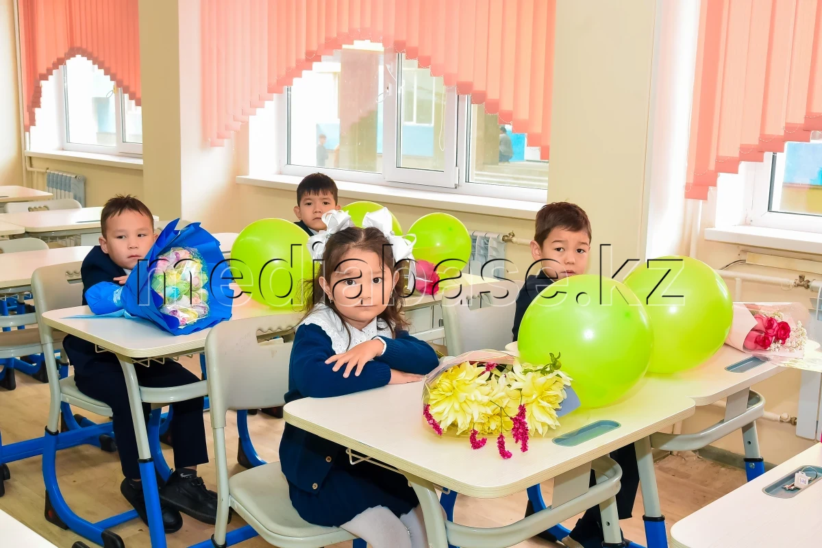 ҚР Оқу-ағарту министрі Ғани Бейсембаев Қазақстан халқын Білім күнімен құттықтады. - фото 1