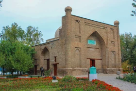 Тараз қаласындағы Қарахан кесенесі кесенесі - фото 1