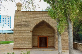 Тараз қаласындағы Қарахан кесенесі кесенесі - фото 7