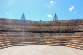 Қарауылдағы Шәкәрім кесенесімен Абай - фото 1