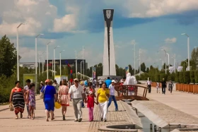 Гуляния в парках Астаны - фото