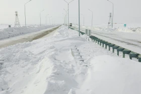 Уборка снега на трассах под Астаной - фото 8