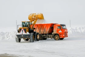 Уборка снега на трассах под Астаной - фото 11