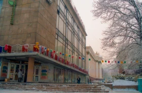 90-шы жылдардағы Алматының орталық көшелері - фото 2