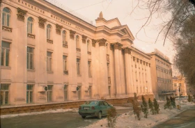 90-шы жылдардағы Алматының орталық көшелері - фото 5