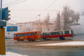 90-шы жылдардағы Алматының орталық көшелері - фото 8