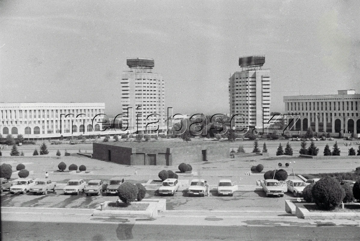 90-жылдардағы Алматының жаңа сәулеті - фото 1