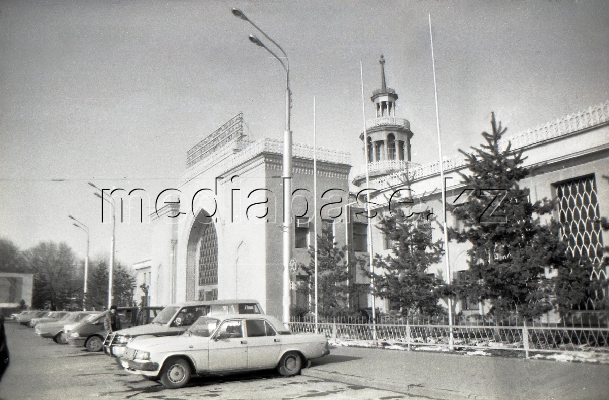 Ескі Алматы әуежайы - фото 1