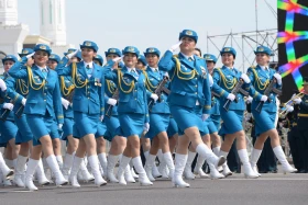 АСТАНАДАҒЫ ӘУЕ ПАРАДЫ: Әскери ұшқыштар асқан шеберлік үлгісін көрсетті - фото 61