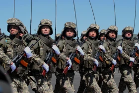 АСТАНАДАҒЫ ӘУЕ ПАРАДЫ: Әскери ұшқыштар асқан шеберлік үлгісін көрсетті - фото 67