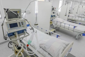 Алматыда COVID-19 ауруына байланысты медициналық мекемелер салынды - фото 1