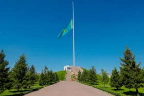 Қазақстанда коронавирустан қаза болғандарға аза тұту рәсімі өтті - фото 2